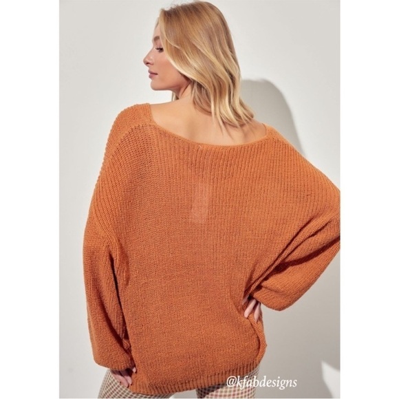 Beautiful soft sweater NWT - Picture 3 of 3